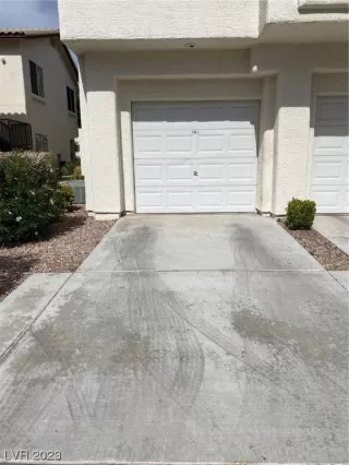 Photo #3: 2492508 Listing