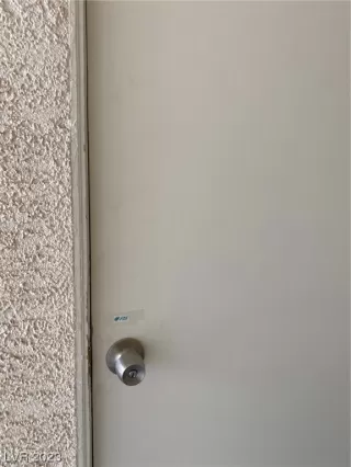 Photo #6: 2492508 Listing