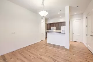 Photo #5: 2492527 Listing