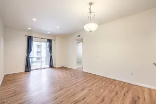 Photo #6: 2492527 Listing