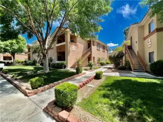 Photo #1: 2492537 Listing 