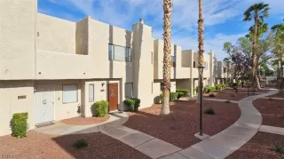 Photo #1: 2492538 Listing 