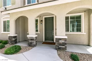 Photo #1: 2492540 Listing