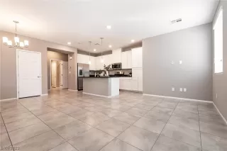 Photo #3: 2492540 Listing