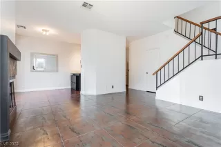 Photo #6: 2492544 Listing