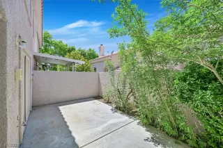 Photo #2: 2492553 Listing