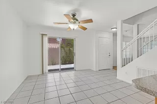 Photo #6: 2492553 Listing