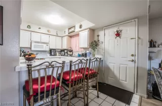 Photo #5: 2492554 Listing