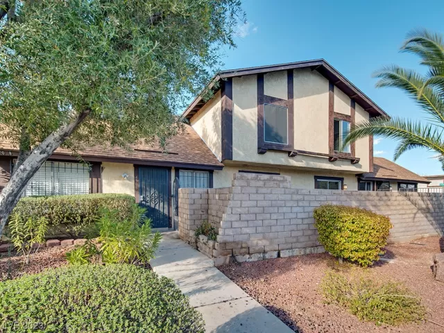 MLS: 2492599 Condo For Sale