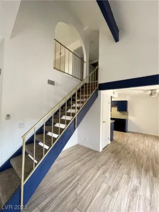 Photo #3: 2492599 Listing 