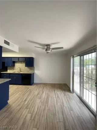 Photo #4: 2492599 Listing 