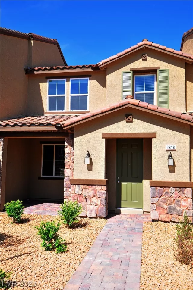 MLS: 2492601 Condo For Sale