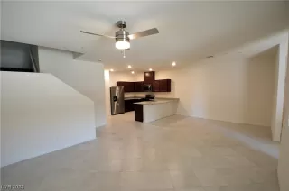 Photo #3: 2492601 Listing 