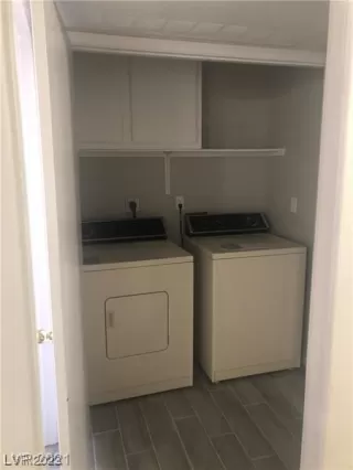 Photo #5: 2492604 Listing