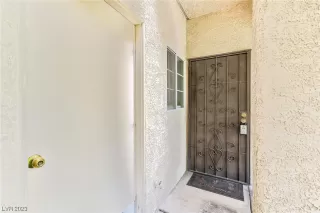 Photo #3: 2492611 Listing