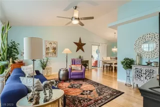 Photo #6: 2492630 Listing