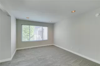 Photo #4: 2492631 Listing 