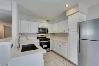 Photo #6: 2492631 Listing 