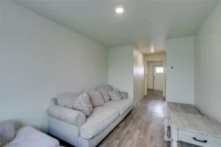 Photo #2: 2492664 Listing