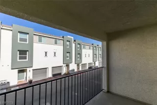 Photo #5: 2492664 Listing