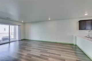 Photo #6: 2492664 Listing