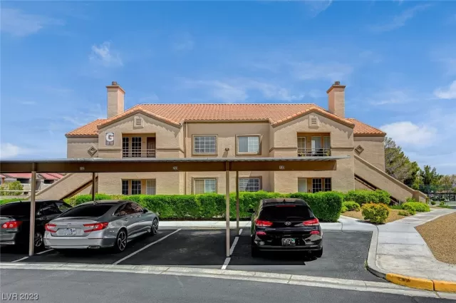 MLS: 2492676 Condo For Sale