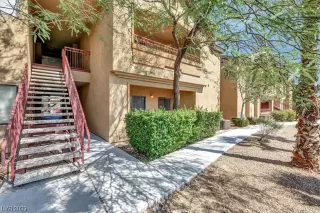 Photo #4: 2492680 Listing