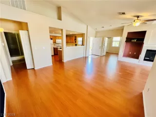 Photo #5: 2492685 Listing 