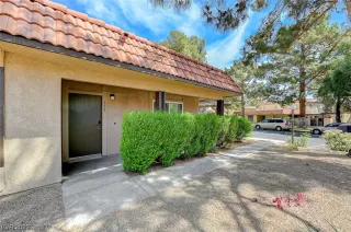 Photo #2: 2492686 Listing