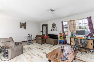 Photo #5: 2492704 Listing 