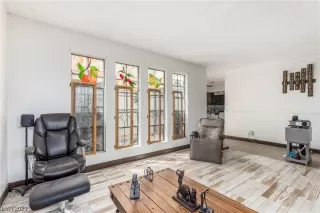 Photo #6: 2492704 Listing 