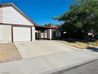 Photo #2: 2492710 Listing