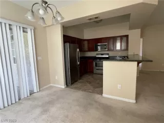 Photo #5: 2492721 Listing 