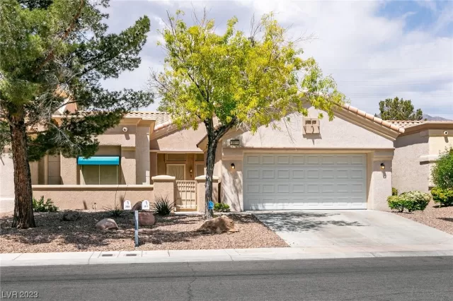 MLS: 2492722 Condo For Sale