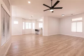 Photo #6: 2492722 Listing 