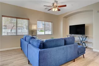 Photo #5: 2492758 Listing 