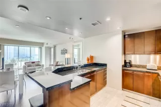 Photo #6: 2492782 Listing 