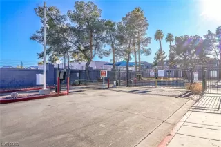 Photo #2: 2492821 Listing