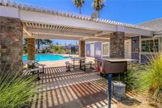 Photo #6: 2492821 Listing