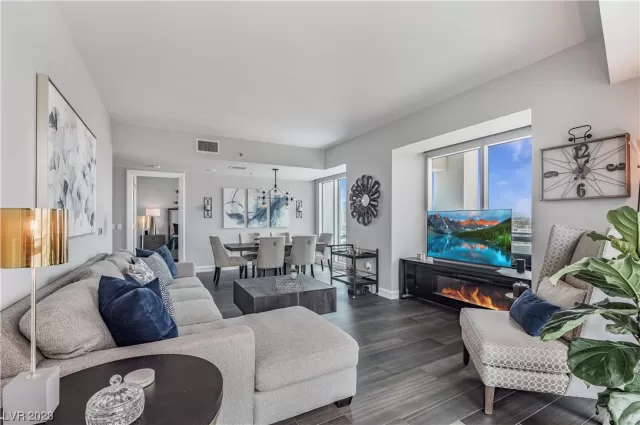 MLS: 2492881 Condo For Sale