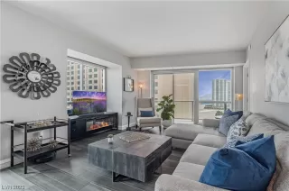 Photo #4: 2492881 Listing