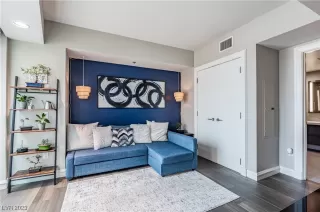 Photo #6: 2492881 Listing