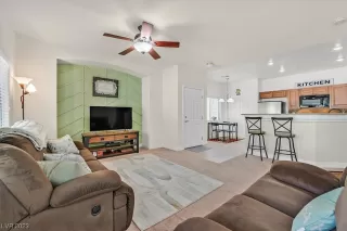 Photo #3: 2492884 Listing