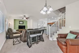 Photo #4: 2492884 Listing