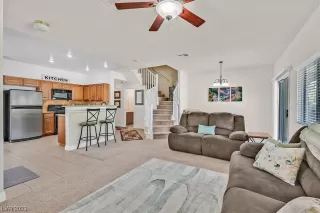 Photo #5: 2492884 Listing