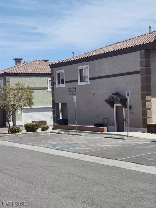 Photo #2: 2492891 Listing