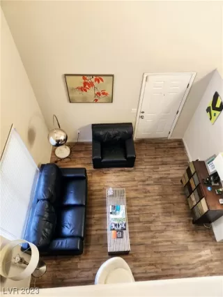 Photo #4: 2492891 Listing