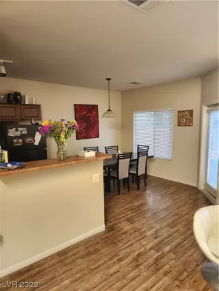 Photo #6: 2492891 Listing