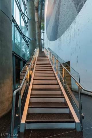 Photo #1: 2492895 Listing