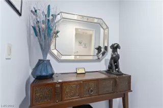 Photo #1: 2492905 Listing 